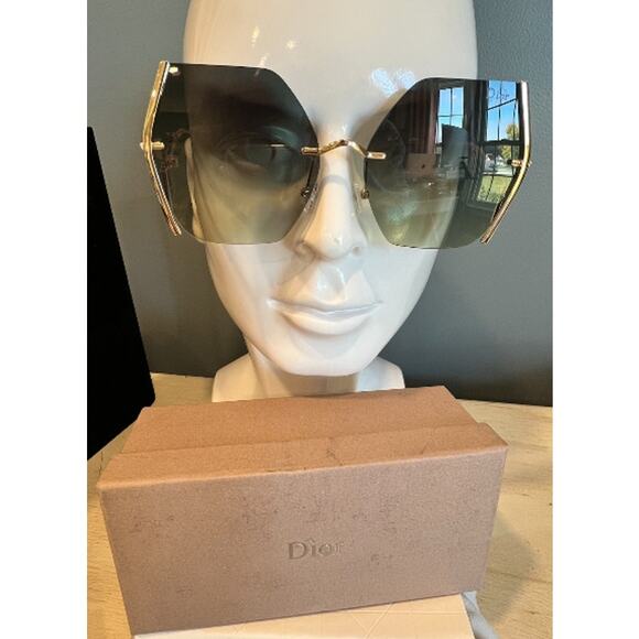 DIOR Oversized Square Gold Frameless Gradient Gray Lens Sunglasses (CDXX050) - Picture 2 of 9